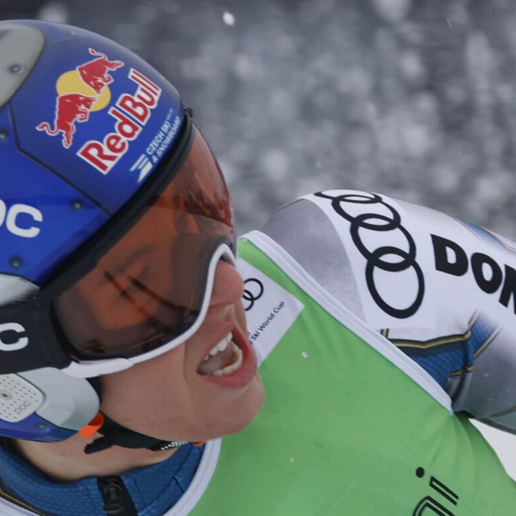 Banner Webside Race Women